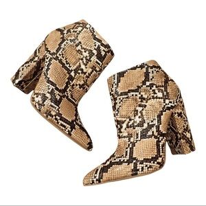 Shoe dazzle sz 6 Brooke faux leather python print ankle booties
